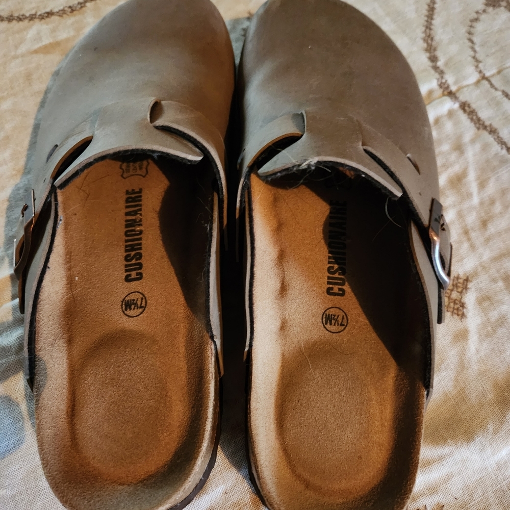 Shoe - Picture 2 of 4